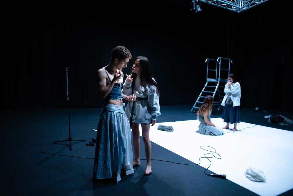 TORCIDXS una obra de LAS NENAS - EA! Teatro Albacete