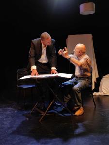 Ignífugo y omnívoro, una producción de EA! Teatro